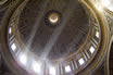 Raggi Di Luce Nella Cupola Di San Pietro Vaticano