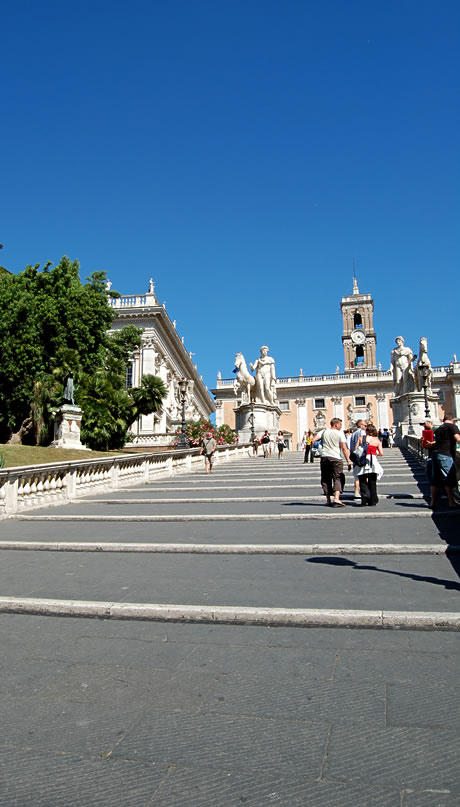 Scalinata a Piazza del Campidoglio a Roma foto