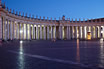 Colonnato Del Bernini A Piazza San Pietro Di Sera