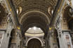 Interno Della Basilica Di San Pietro A Roma