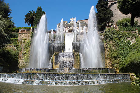 Gradini si fantani la Villa d Este in Tivoli langa Roma foto