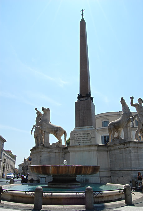 Фонтан Диоскуров на рынке Quirinale фото